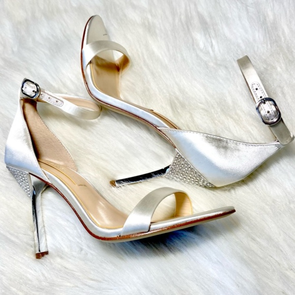 Vince Camuto Heels Wedding Diamond Embellished Ankle Strap Satin Formal Open Toe